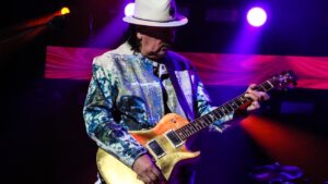 Carlos Santana annonce son nouvel album, Blessings And Miracles, en collaboration avec une horde de légendes dont Kirk Hammett de Metallica !