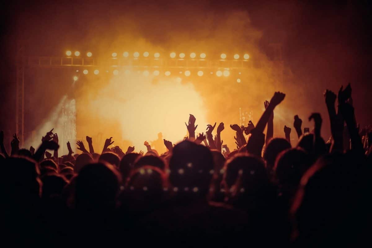 Cette rock star a adapté les paroles d&rsquo;une de ses chansons en direct pour critiquer l&rsquo;agent de sécurité qui a expulsé sa fille de 7 ans d&rsquo;un concert récent