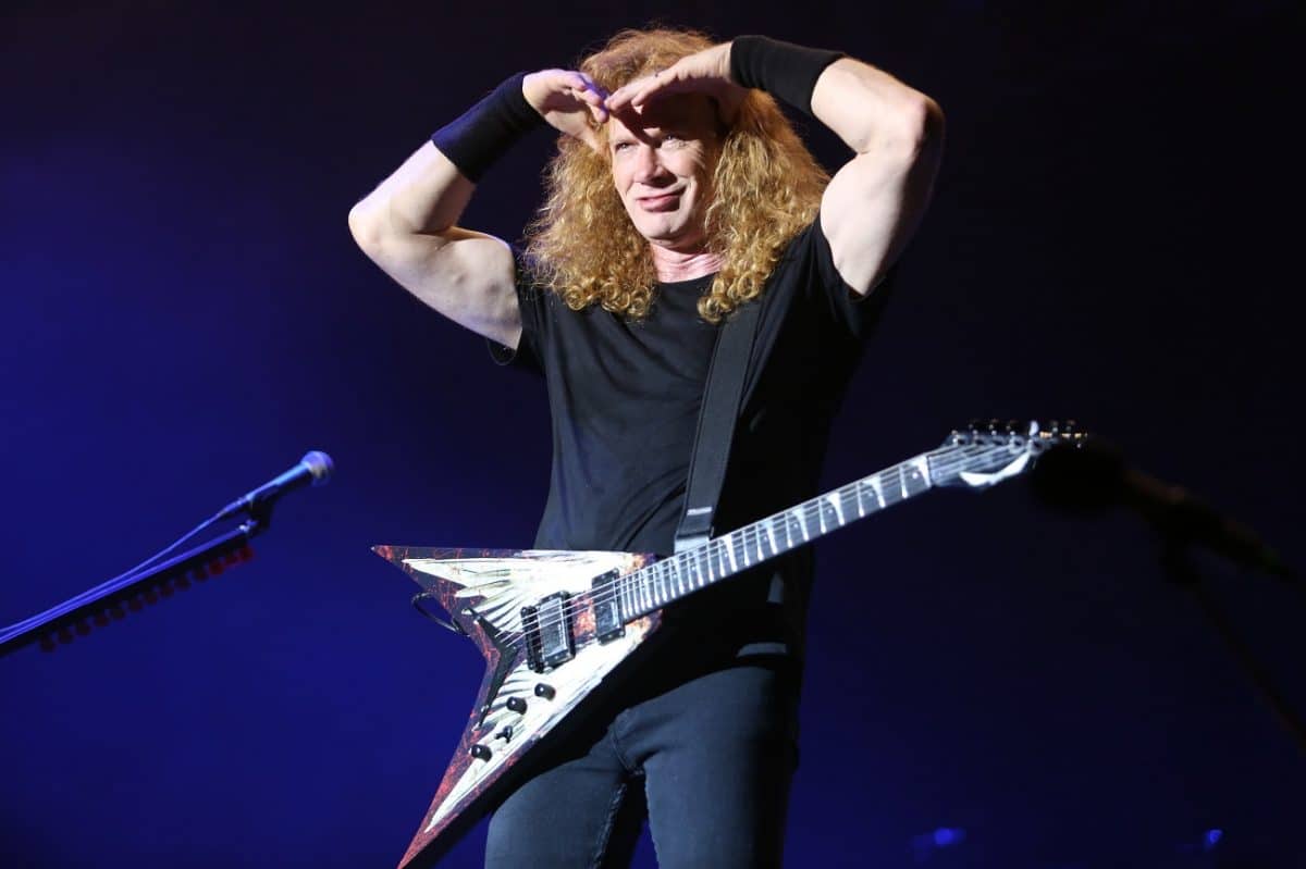 Dave Mustaine interpelle deux fans ivres lors d&rsquo;un concert de Megadeth : « Voilà ce qui se passe lorsque des cousins ba*sent »