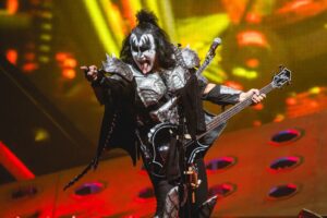 Kiss : Gene Simmons affirme qu&rsquo;il gagne de l&rsquo;argent à un niveau olympique désormais