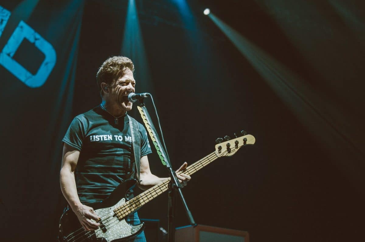 Jason Newsted (ex-Metallica) révèle qu&rsquo;il devait imperméabiliser ses basses lorsqu&rsquo;il jouait avec le groupe de metal