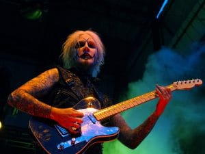 « Van Halen m’a retourné le cerveau » : John 5 (Mötley Crüe) dévoile ses trois guitaristes cultes