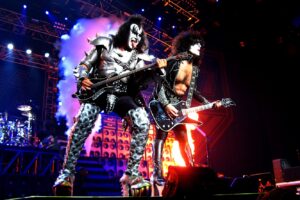 Kiss : Gene Simmons a également contracté la Covid-19 & Paul Stanley a déclaré que la maladie lui avait « botté le cul »