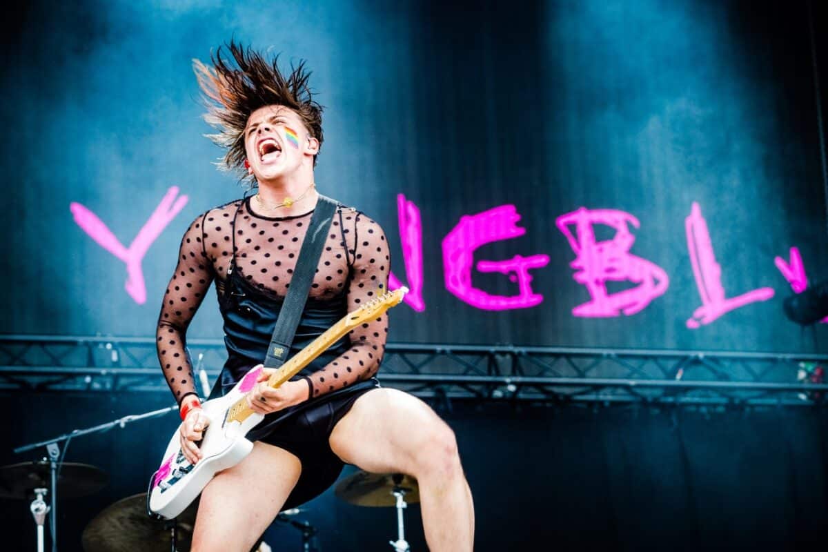 Yungblud fait une reprise explosive d&rsquo;un classique de Kiss pour la bande originale de The Fall Guy