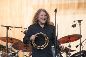 Robert Plant de Led Zeppelin à propos des vieux groupes : « Ils commencent à se décrépir tristement »