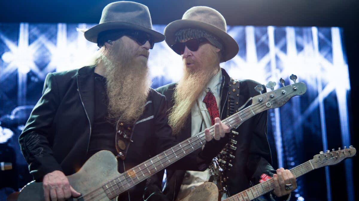 ZZ Top met en garde ses fans contre les faux et scandaleux produits dérivés en hommage à Dusty Hill