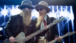 ZZ Top met en garde ses fans contre les faux et scandaleux produits dérivés en hommage à Dusty Hill