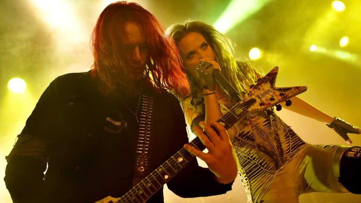 Le guitariste d&rsquo;Arch Enemy considère que le Metal devrait rester underground : « Je ne veux pas que ça devienne mainstream »