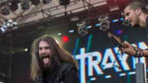 Betraying The Martyrs dévoilera son nouveau chanteur cette semaine avec le single Black Hole