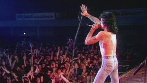 AC/DC : Joe Elliott, de Def Leppard, à propos de Bon Scott : « C&rsquo;était un gars vraiment incroyable ! »