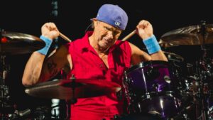 Red Hot Chili Peppers : Chad Smith à propos du nouvel album : « Ça ressemble aux Red Hot Chili Peppers, mais c&rsquo;est différent et nouveau, et pour moi c&rsquo;est génial »