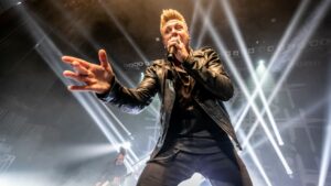 Papa Roach annonce la sortie de son nouveau single, Dying To Believe !