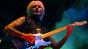 “On balance le mot ‘génie’ à tout-va” : pour John 5, seuls Hendrix et Van Halen ont révolutionné la guitare