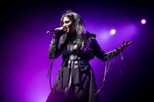 « Je n’ai jamais été attirée par la drogue » : Cristina Scabbia (Lacuna Coil) évoque son adolescence dans un quartier gangrené par la mafia