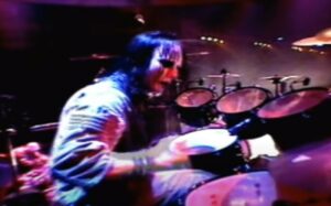 “Parfois, même les plus solides finissent par encaisser trop de coups” : Sid Wilson (Slipknot) rend hommage à Joey Jordison