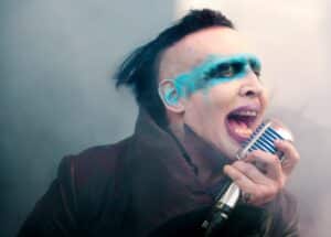 Marilyn Manson a effectué ses travaux d&rsquo;intérêt général après avoir été condamné pour avoir craché sur une vidéaste lors d&rsquo;un concert