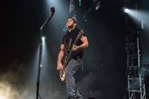 Rob Trujillo de Metallica nomme ses groupes de hardcore modernes préférés : « Je suis le gars le plus vieux à leurs concerts »