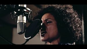 Sophia Urista, de Brass Against, s&rsquo;excuse d&rsquo;avoir uriné sur scène au festival Welcome To Rockville