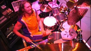 Danny Carey, batteur de Tool, va devoir se présenter au tribunal en janvier en raison de la récente accusation d&rsquo;agression portée contre lui