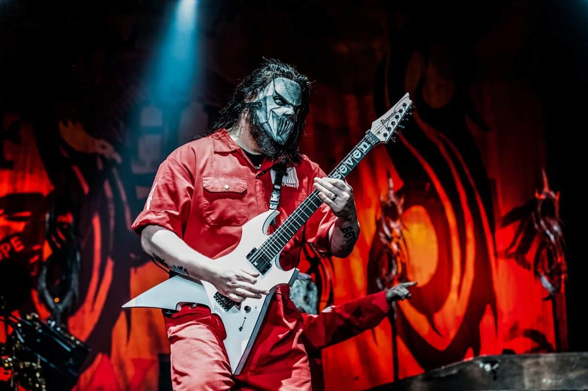 « C’était frustrant » ; 25 ans après, Mick Thomson explique pourquoi ses solos ont été supprimés du premier album de Slipknot