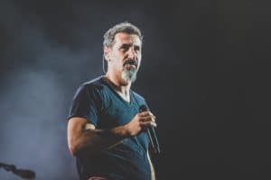 « Nous passons de très bons moments » : Serj Tankian parle de l’état actuel de System Of A Down