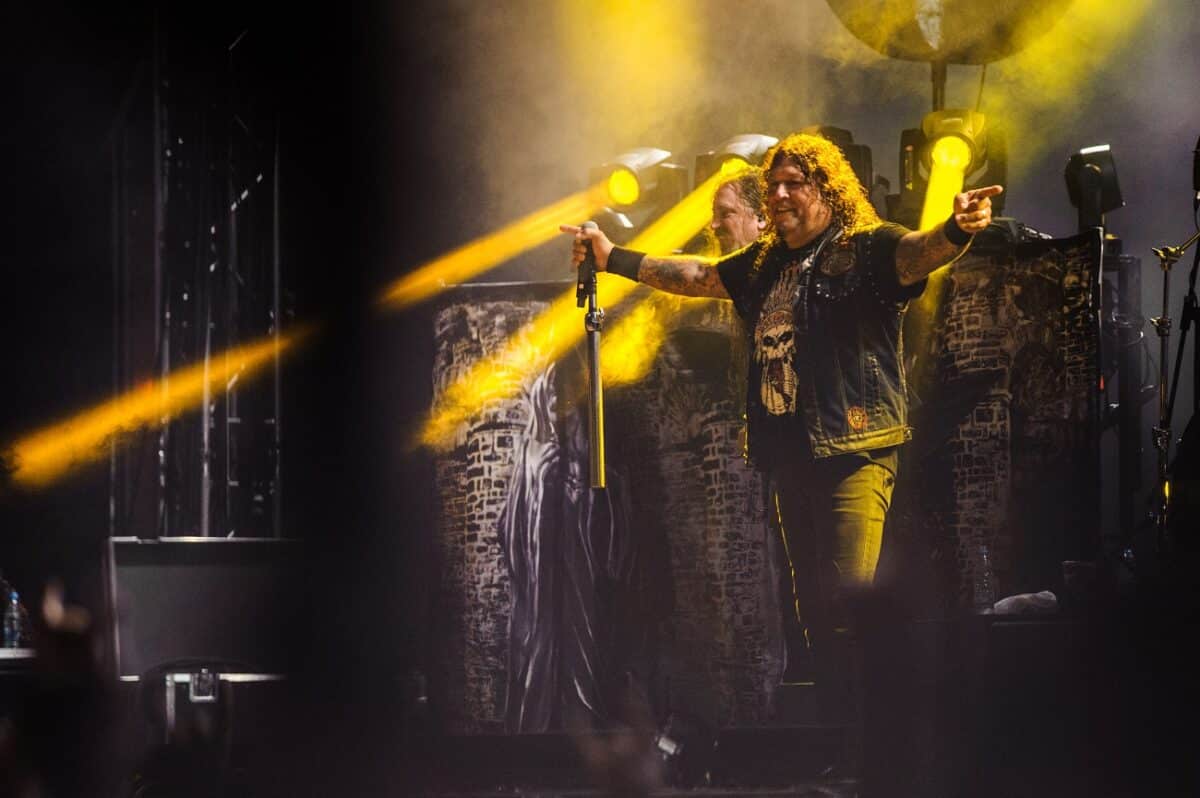 Testament confirme que le groupe continuera avec Chris Dovas de Seven Spires en tant que remplaçant de Dave Lombardo