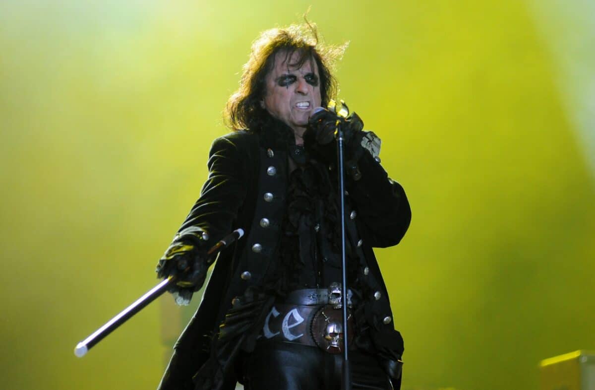 Alice Cooper dit que sa nouvelle musique avance bien : « Je fais deux albums en même temps »