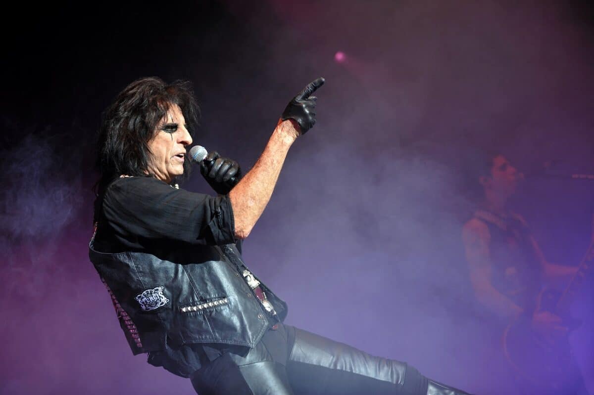 Hollywood Vampires : Alice Cooper, Joe Perry et Johnny Depp annoncent une tournée européenne, avec un concert à Paris le 26 août