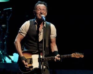 « Je me demandais si je pourrais un jour chanter à nouveau » ; Bruce Springsteen surmonte ses problèmes de santé et reprend sa tournée