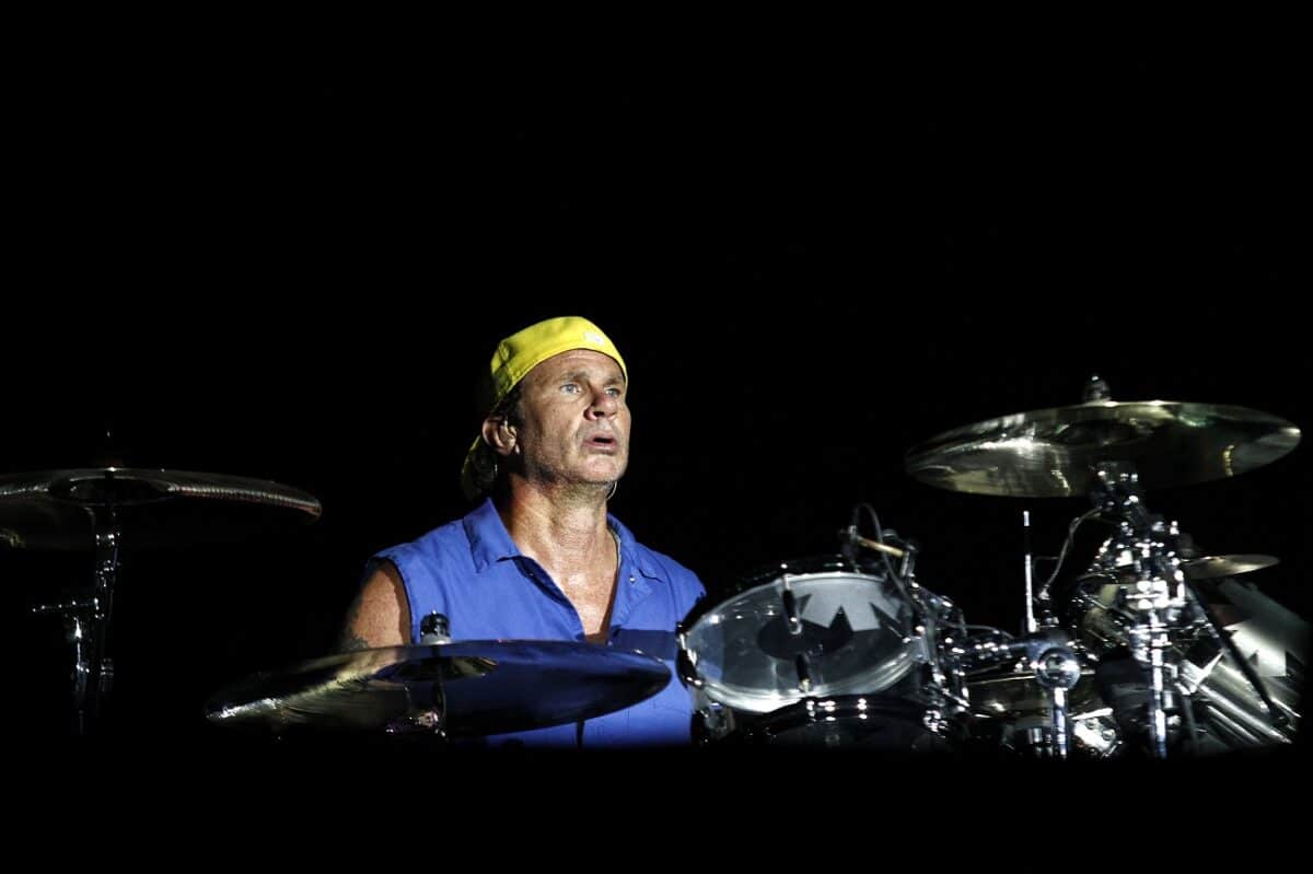 « Joue de la batterie et casse-toi » ; La première impression des Red Hot Chili Peppers sur le batteur Chad Smith était apparemment terrible