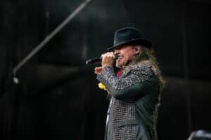 Chris Jericho de Fozzy dit qu&rsquo;il avait l&rsquo;air « idiot » quand il a rencontré James Hetfield de Metallica