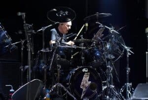 « J&rsquo;aurais été intéressé, c&rsquo;est sûr » ; Chris Slade aurait aimé rejouer avec AC/DC