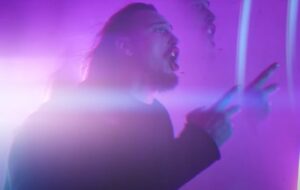 Dagoba sort un nouveau single : « On The Run est un morceau audacieux, mais il vous donnera envie de l&rsquo;écouter en boucle ! »