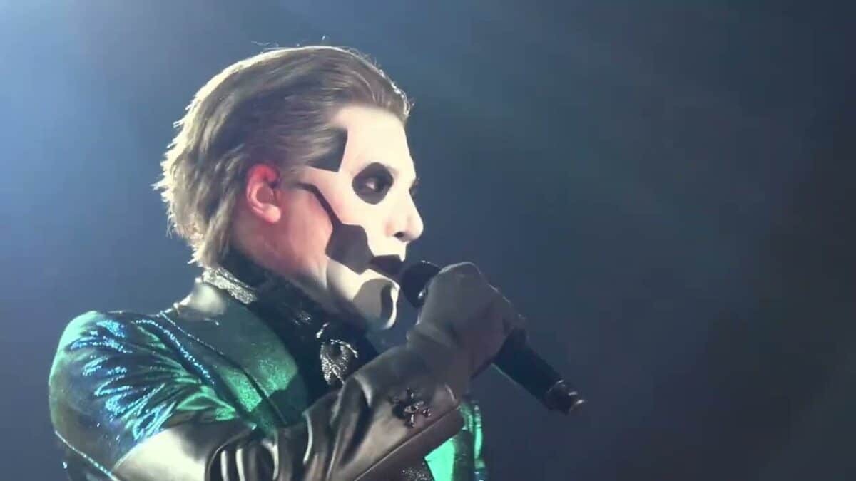 Tobias Forge explique pourquoi les détracteurs de Ghost sont « bons pour les affaires » : « Continuez à parler. C&rsquo;est une bonne chose »