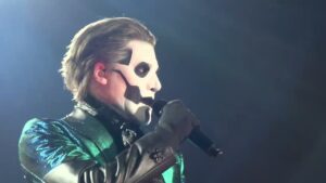 Ghost : Tobias Forge dit qu&rsquo;il a essayé d&rsquo;écrire comme Def Leppard sur le nouvel album, Impera