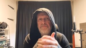 Greg Mackintosh de Paradise Lost dit que le Metal « grand public » d&rsquo;aujourd&rsquo;hui est « plus formaté que la musique pop »