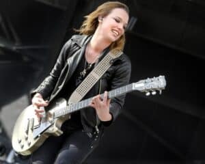 Lzzy Hale d&rsquo;Halestorm : « Si vous voulez rencontrer une belle fille qui aime le Rock, vous devez venir à un show d&rsquo;Halestorm ! »