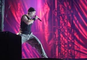 « J&rsquo;ai perdu mon sang-froid » ; Bruce Dickinson d&rsquo;Iron Maiden s&rsquo;exprime sur l&rsquo;incident de la fusée de détresse