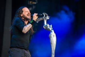 Korn joue Reward The Scars en live pour la première fois et ressort Proud !