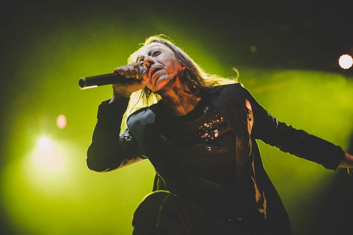 Lacuna Coil : Andrea Ferro raconte un succès bâti pas à pas sur près de trente ans