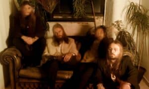 Loathe publie un nouveau single, Dimorphous Display : « C&rsquo;est l&rsquo;incarnation la plus brute du son du groupe »