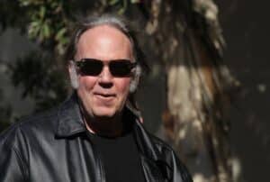 Neil Young s&rsquo;adresse aux travailleurs de Spotify : « Quittez cet établissement avant qu&rsquo;il ne dévore votre âme »