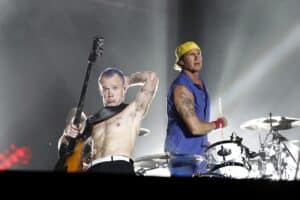 Flea des Red Hot Chili Peppers parle de sa relation avec Chad Smith : « C&rsquo;est différent des autres »