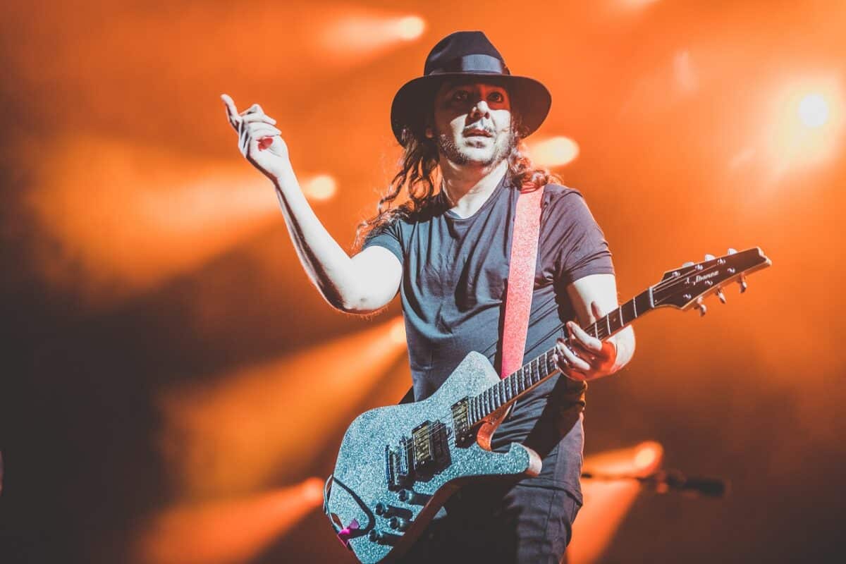 Daron Malakian (SOAD) : « Les nazis aussi pensaient que ceux qui n’étaient pas d’accord avaient des opinions débiles » — il répond cash aux critiques sur son dernier single