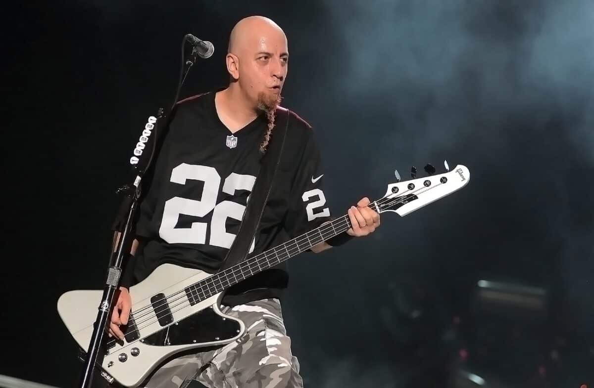 « Quand Daron a débarqué avec ce morceau, personne n’avait la moindre idée de ce que ça allait devenir » : Shavo Odadjian revient sur le succès du plus grand tube de System Of A Down
