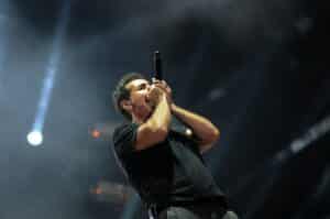 System Of A Down : Serj Tankian et John Dolmayan ont joué Aerials avec des artistes de rue au Mexique