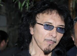 Tony Iommi reçoit l’une des plus hautes distinctions du Royaume-Uni