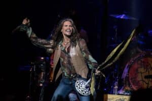 Six décennies de succès : Aerosmith entre à nouveau dans le Top 10 avec One More Time, aux côtés de Yungblud