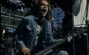 Le bassiste de Metallica, Cliff Burton, sera à l&rsquo;honneur lors d&rsquo;un événement virtuel à l&rsquo;occasion de ce qui aurait été son 60e anniversaire