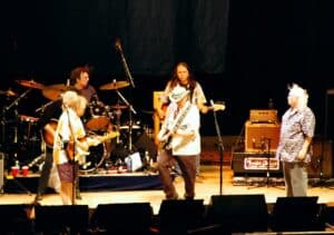 Crosby, Stills & Nash sont de retour sur Spotify quelques mois après leur contestation contre Joe Rogan